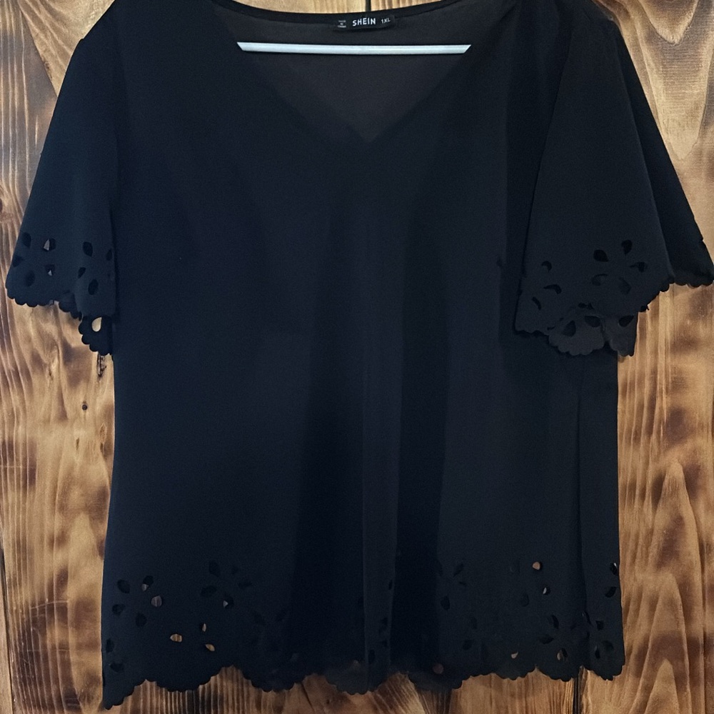 SHEIN Black Scalloped Sleeve Top